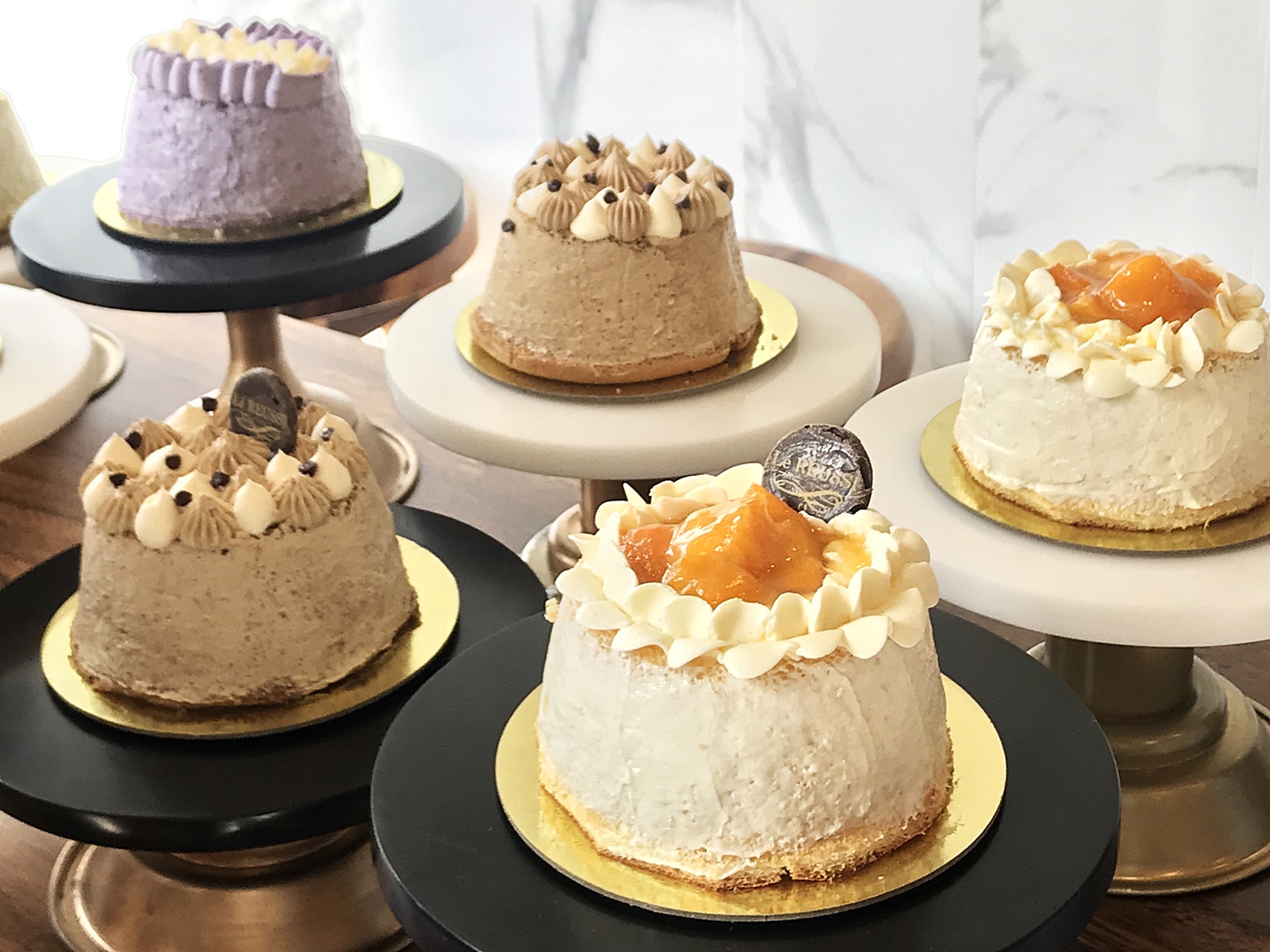 Le Reussi Baking Happiness with Yummy Cakes and Drinks Pinned.PH