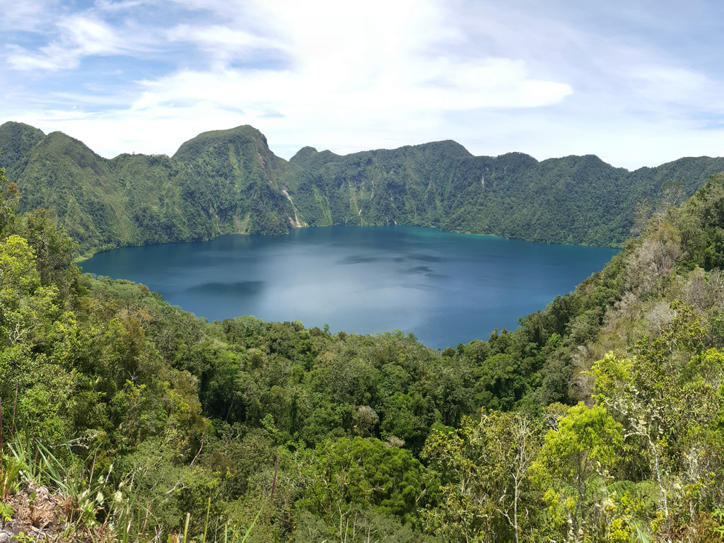 Get to Know Lake Holon, the Crown Jewel of the South - Pinned.PH